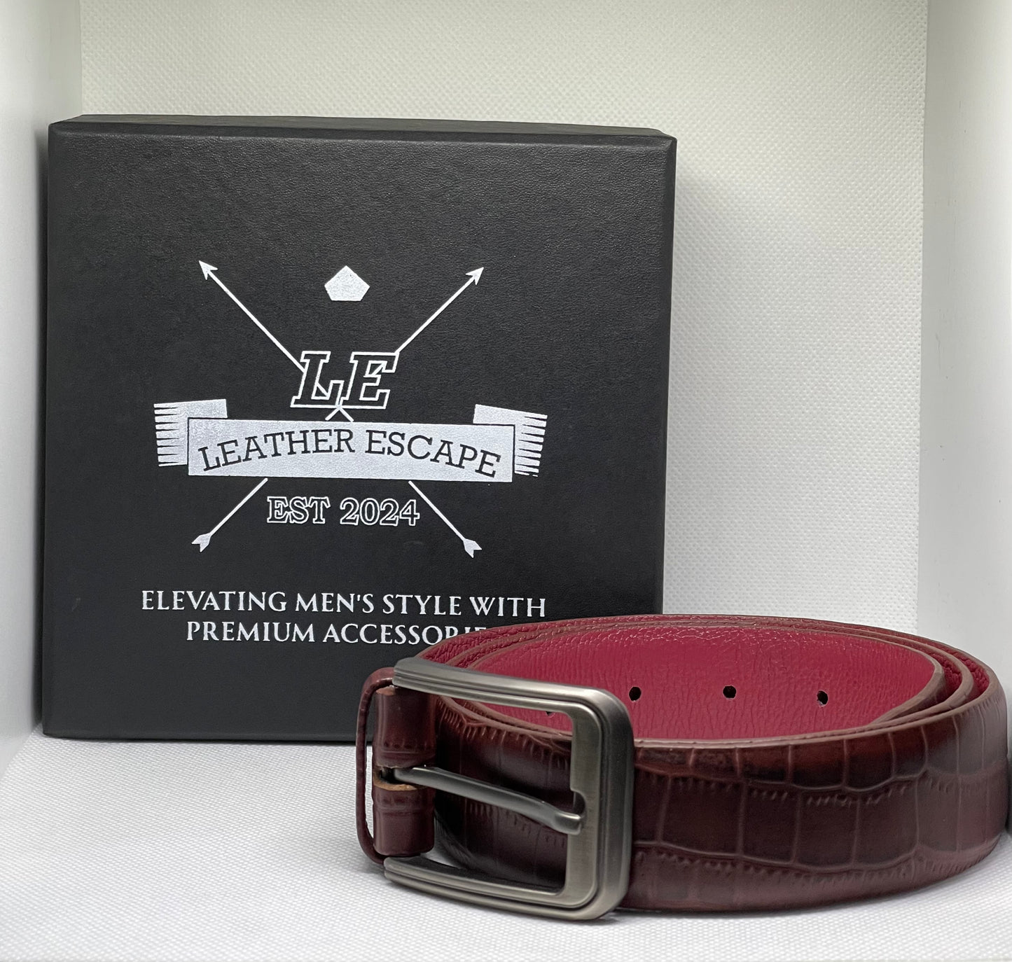 Stylish Crocodile Soft Belt with Complimentary Card Holder & Branded Buckle